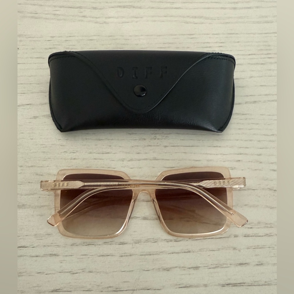 DIFF EYEWEAR ESME - VINTAGE ROSE CRYSTAL + BROWN GRADIENT SUNGLASSES - Picture 5 of 6